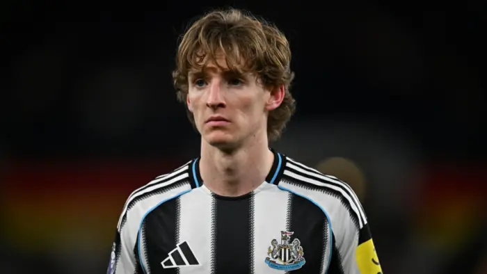 Энтони Гордон — 